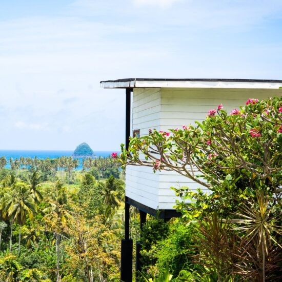 DISINI LOMBOK, BUNGALOW MENTAWAI, SELONG BELANAK, LOMBOK